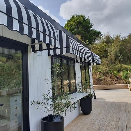 Tiny House With Greenhouse Dining Lower Hutt Exterior photo